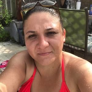 Meet your Posher, Carla